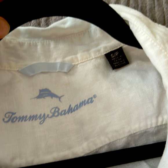 Tommy Bahama Tops - Tommy Bahamas Woman’s Sleeveless shirt